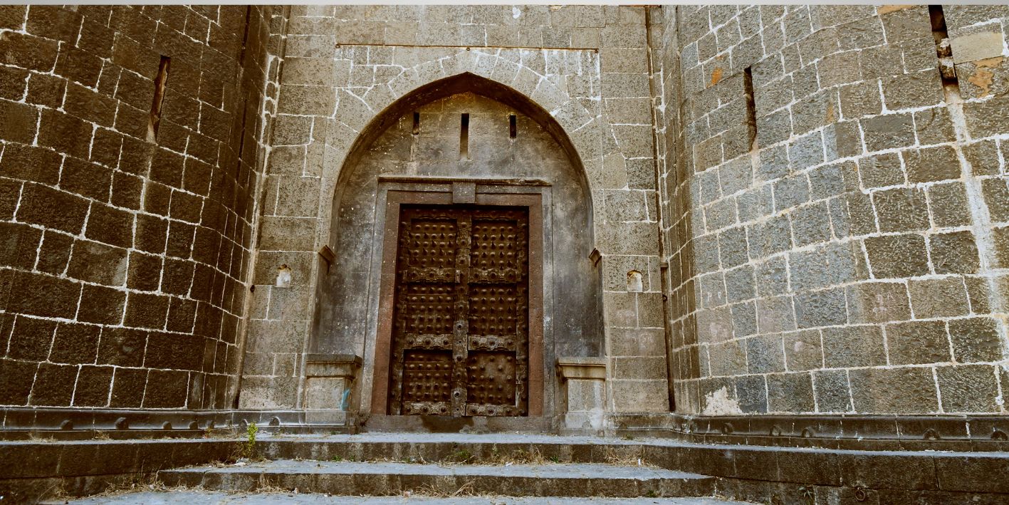 Preserving Pune’s Wadas Amid Redevelopment Delays